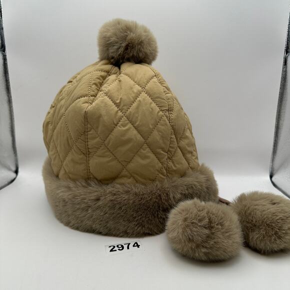 VINTAGE WOMEN\'S QUILTED FUR TRAPPER HAT BEIGE POM POM WINTER CAP NWOT